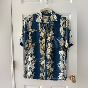Ho Aloha Tropical Classic BLue Men's small, floral Pattern, style 501